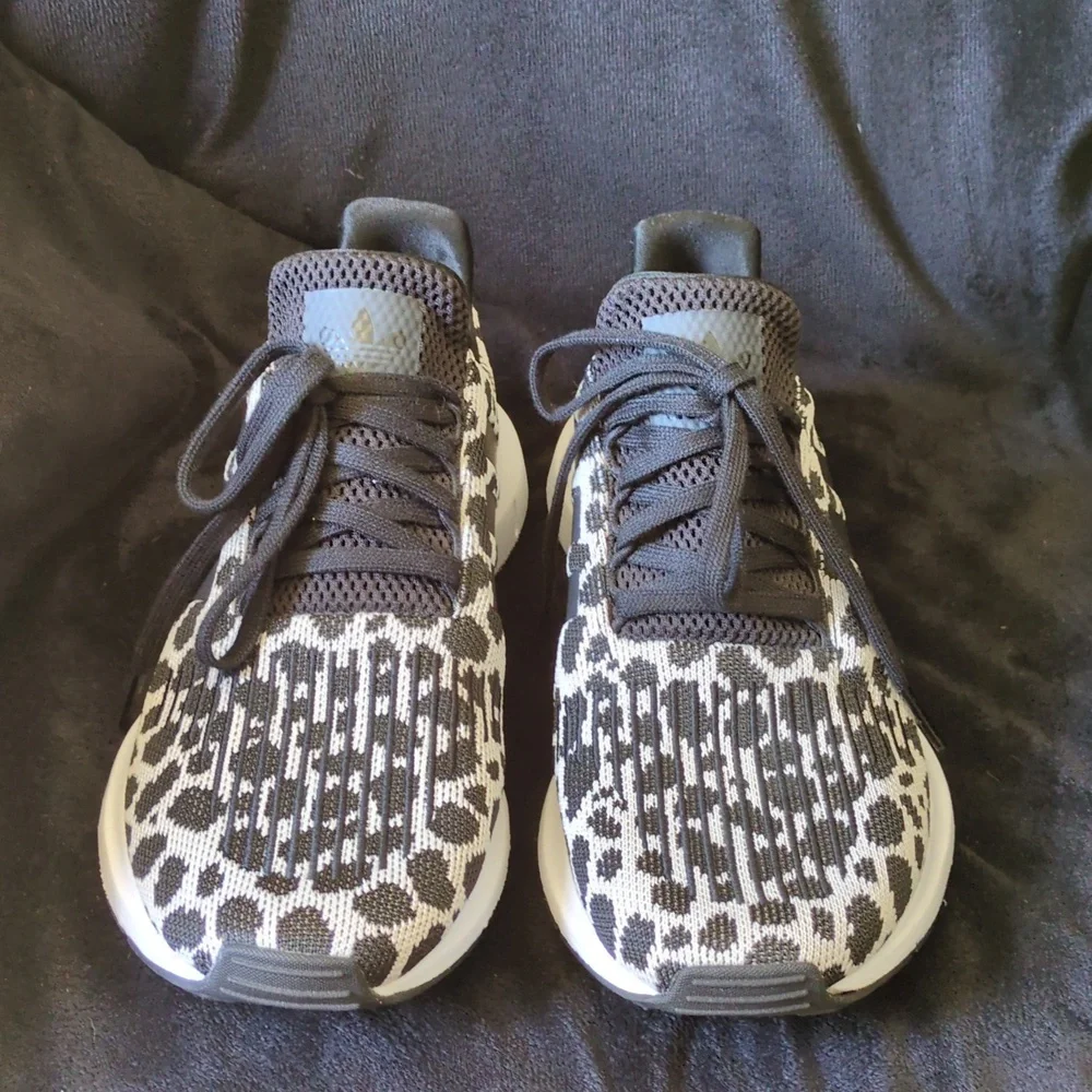 Adidas Swift Run 1.0 Women's Sz 8.5 - Picture 2 of 6